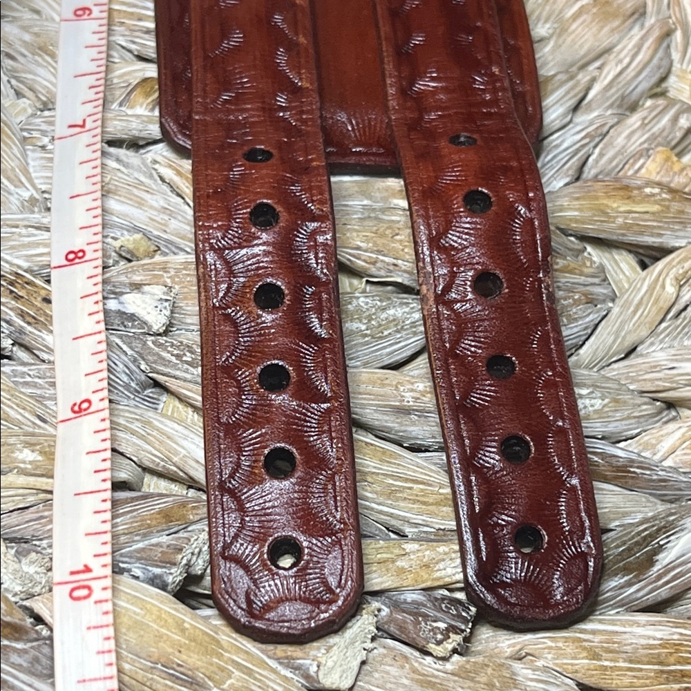 Brown‎ Embossed Leather Double Buckle Bracelet - Picture 6 of 7